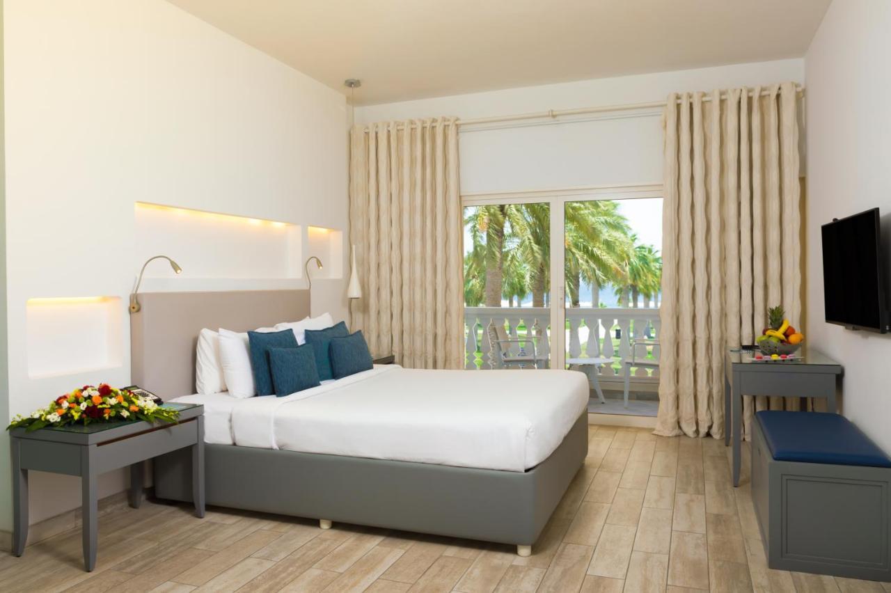 Sealine Beach, A Murwab Resort Mesaieed Exterior photo A room at the hotel